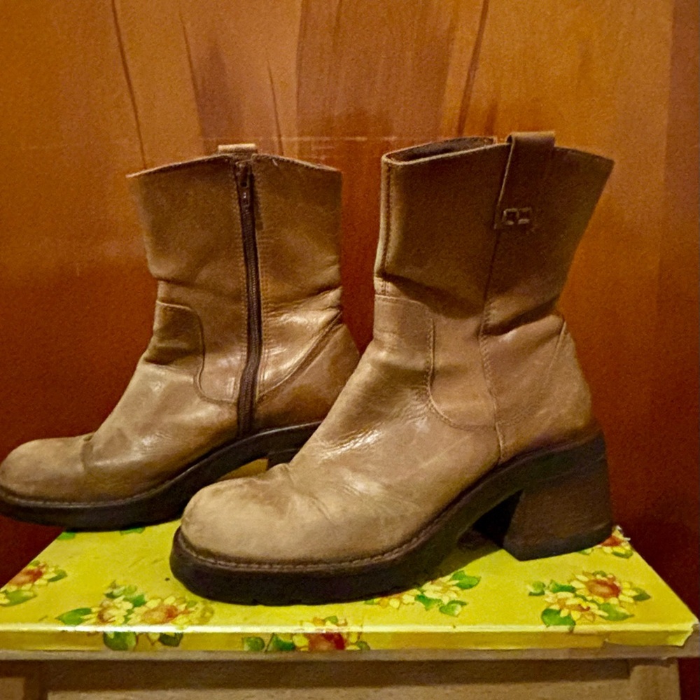 Vintage 1990s Steve Madden Fender Boots